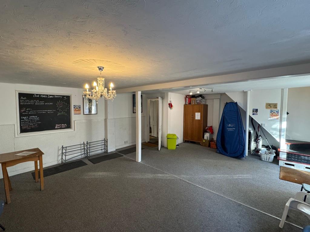Lot: 96 - FORMER CHURCH CURRENTLY IN USE AS A DANCE STUDIO - Lower studio